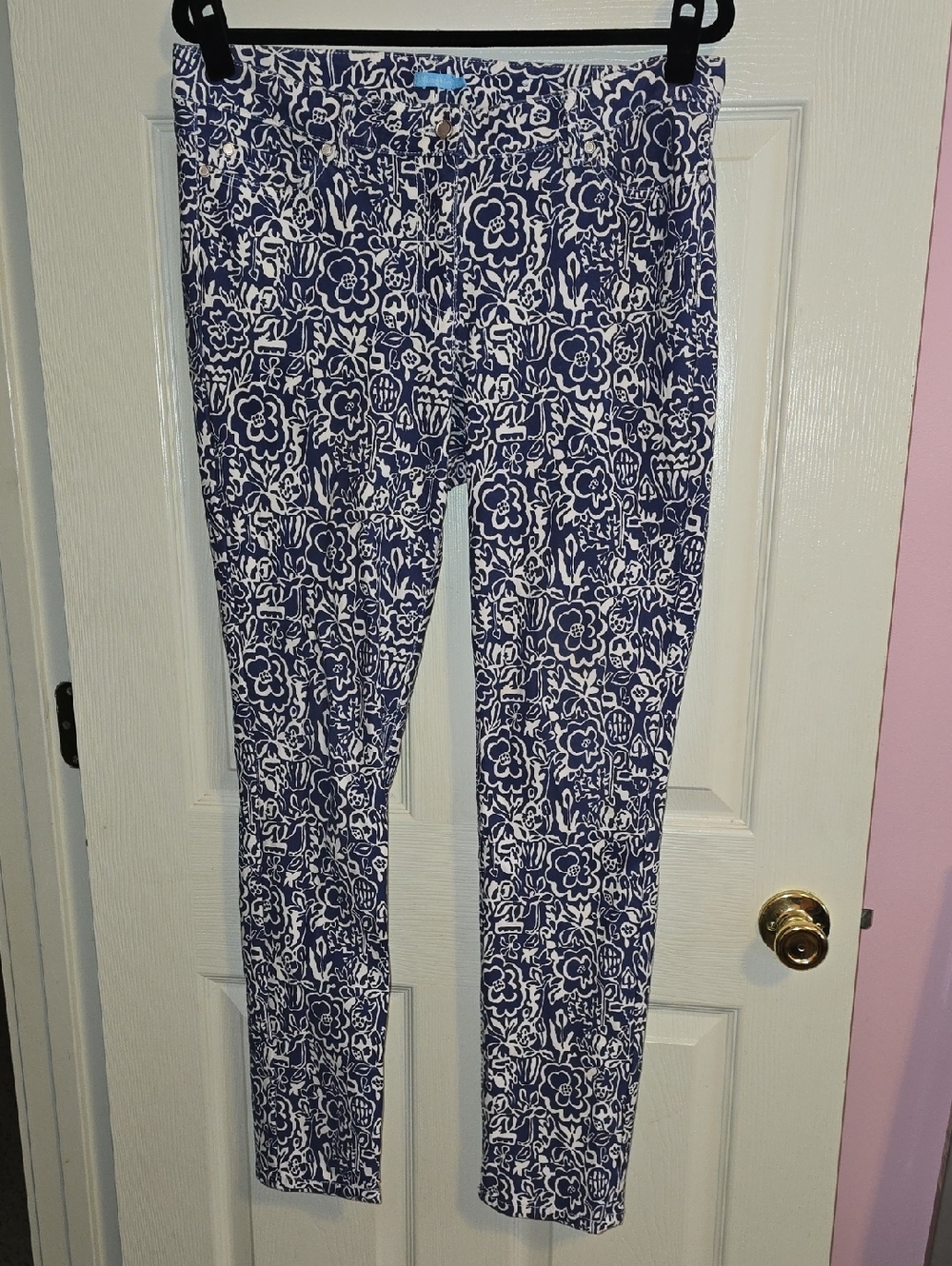 J. McLaughlin Navy and White Floral Skinny Pants